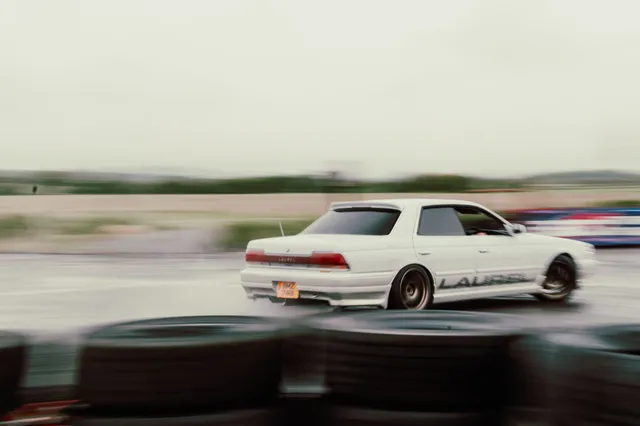 Sure, there's only IS200's around there — photograph 1