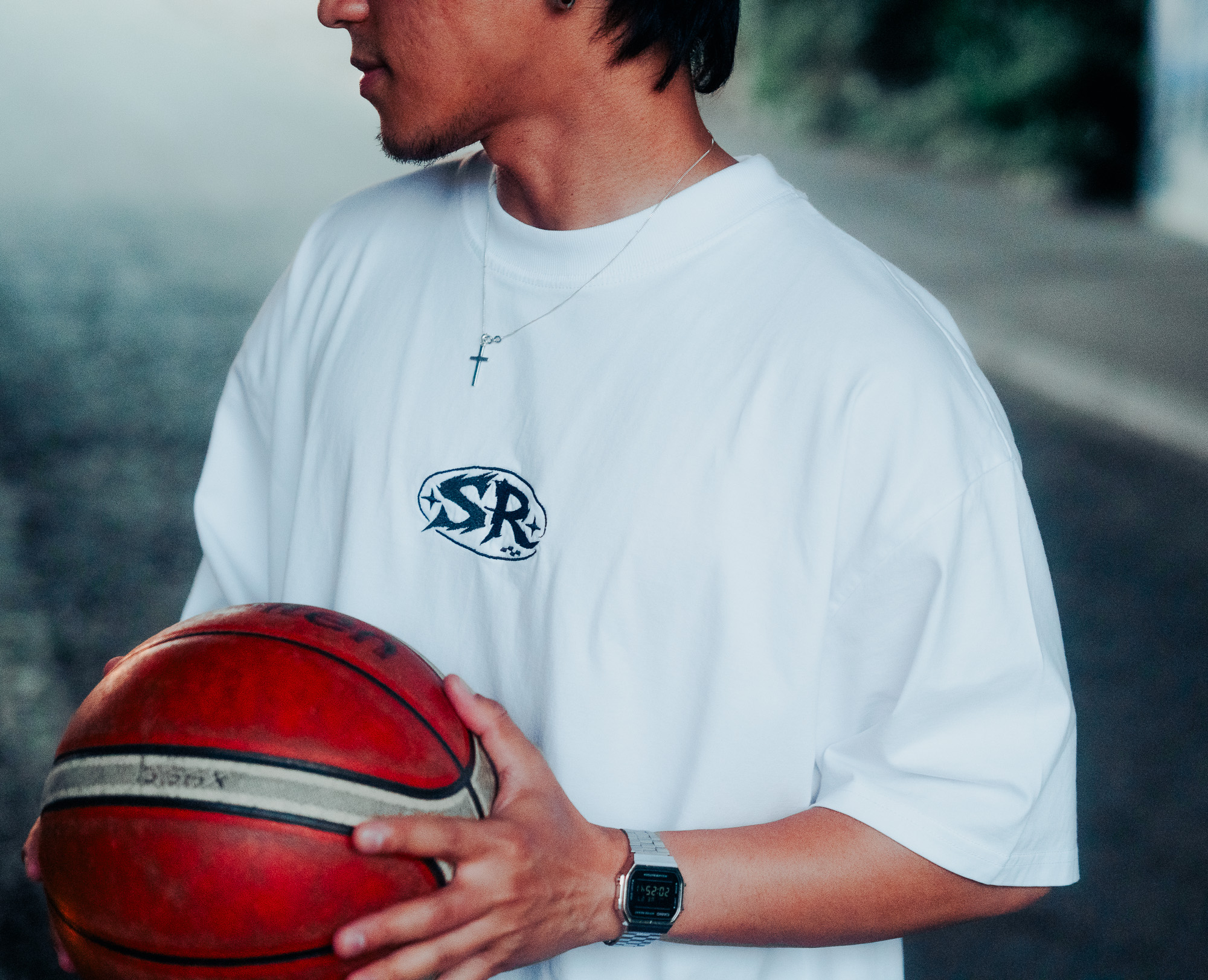 Oval V2 white tee with blue StreetRelease back print